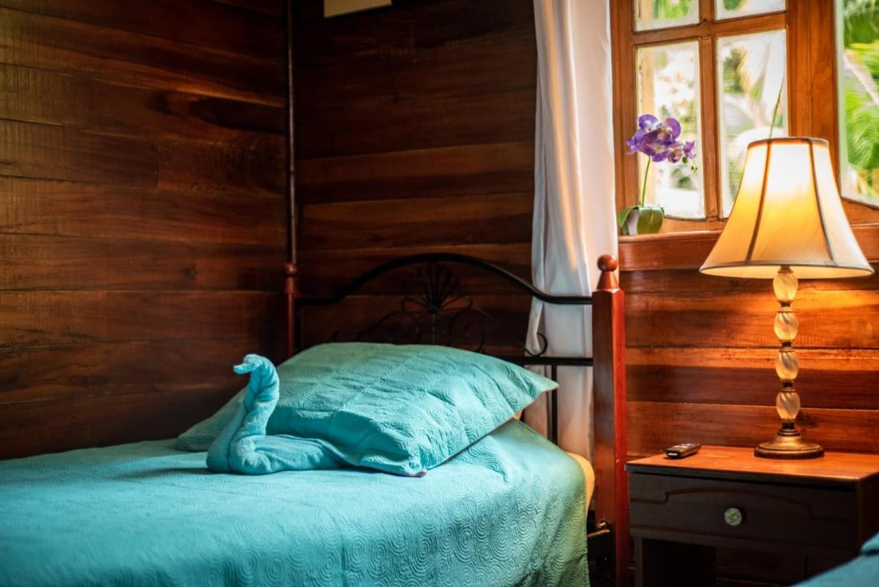 Hotel Tierra Verde Bed And Breakfast Bocas del Toro Zewnętrze zdjęcie